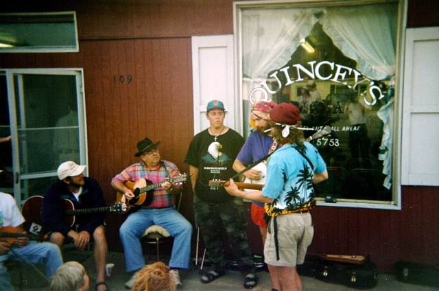 Appalachian Trail pickin' and grinnin'